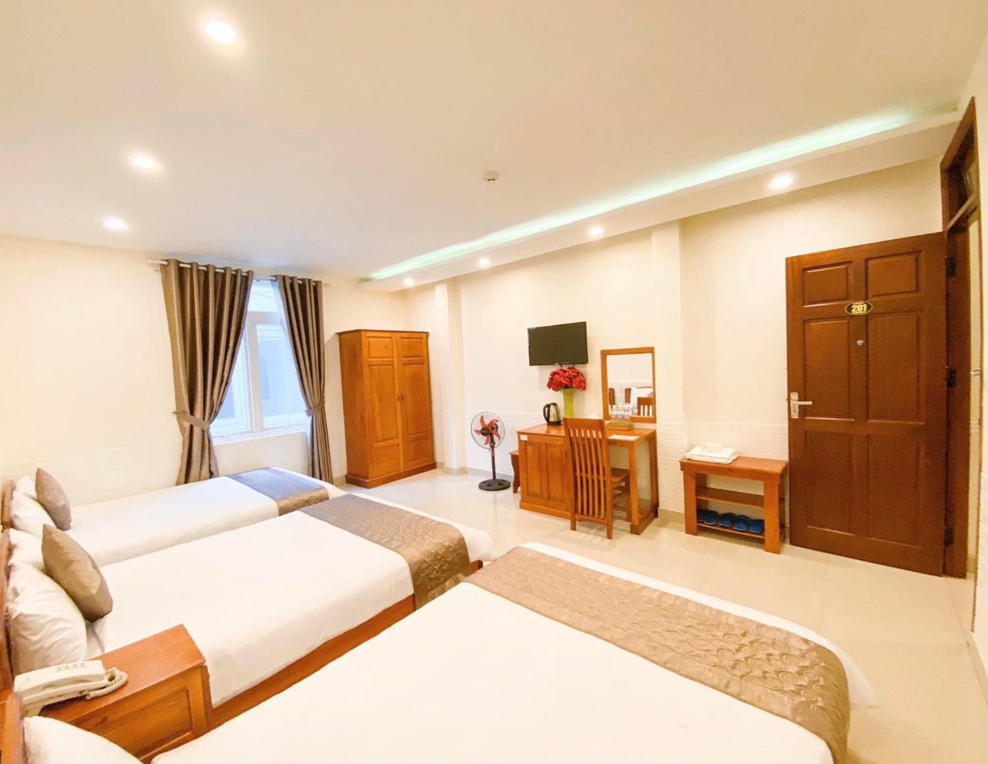 Hotel Pham Duy Dalat Exteriör bild