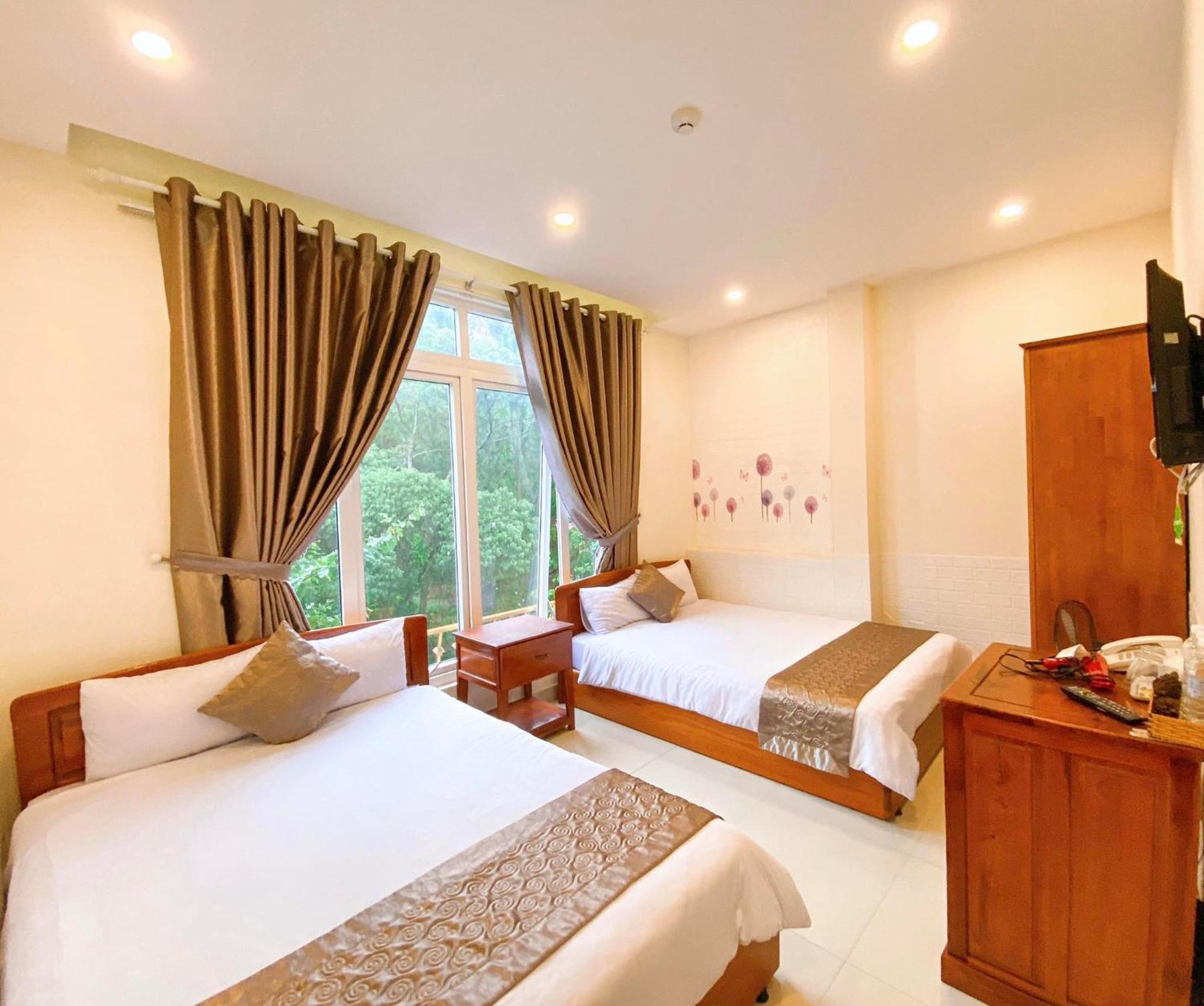 Hotel Pham Duy Dalat Exteriör bild